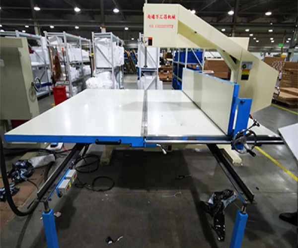 3L Sponge three-wheel straight cutting machine (medium-sized) WHCLQ